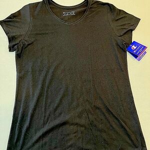 🧵🧶Women’s “Champion” Black Tee ((NWT!!))🧶🧵
